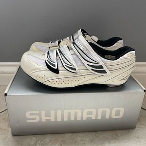 Shimano SH-WR35 Road Cycling/Spin Shoes With SPD Cleats, Size 40 = US 8